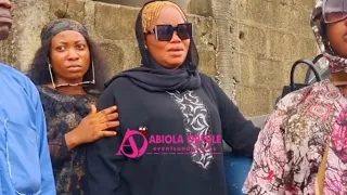 Late Murphy Afolabi's Wife in tears as her hubby was laid to rest at his residence