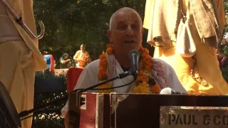 Dina Bandhu Prabhu. Sri Vrinda-devi Ashtakam. Vrinda Kunda in Vrindavan 2016-10-23