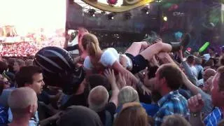 Crowdsurfing @ Tomorrowland