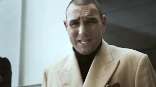 непрямой массаж сердца от  Винни Джонс. Vinnie Jones