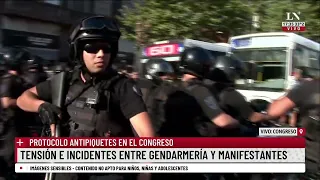 Protocolo antipiquetes en el Congreso: tensión e incidentes entre Gendarmería y manifestantes