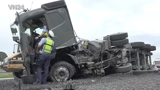 12.07.2021 - VN24 - Tipper truck out of control - tire blew out on A445 highway
