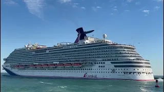 Carnival cruise ship leave port of Miami