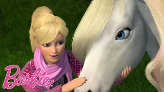 Barbie soigne un cheval! | Barbie & ses soeurs au club hippique | @BarbieFrancais