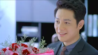 She's suddenly fired by CEO, but next second he surprisingly took out a bouquet and proposed to her!