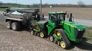 Spreading Fertilizer with John Deere 9520RX Tractor