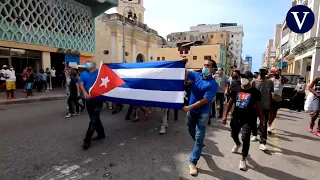 La mayor protesta antigobierno en décadas acaba con cientos de detenciones en Cuba