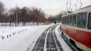 Ukraine Kiev tram route 28 winter morning/ Киевский трамвай маршрут 28 вид сзади