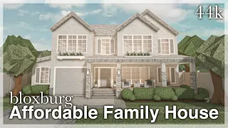 Bloxburg - Affordable Family House Speedbuild (exterior)