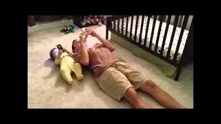 Когда папа остался ОДИН с ребенком дома  смешное видео #2