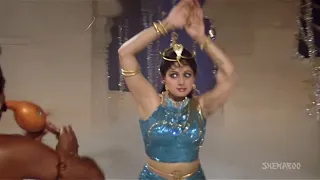 Sridevi Nagin Dance  I Farishtay 1991 I ( Saat Kunwaron Mein  )