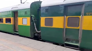 22406 ANVT-BGP Garib Rath Express with an ICF Rajdhani Coach (G3) arriving at Anand Vihar