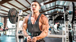 Everything's Bigger in Texas || Tristyn Lee Trains Chest & Legs