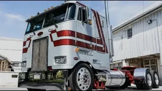 Невероятно крутой грузовик Peterbilt 362 "Собачья будка"