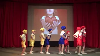 Ансамбль народного танца "Горлинка" -  Детский танец "Веселый паровоз"