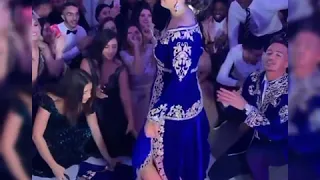 رقص جزائري عاصمي 😍🇩🇿 و تألق العروس العاصمية بالكاراكو التقليدي ❤