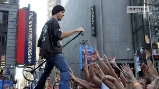 Enrique Iglesias - Be With You (LIVE at The Times Square) [High Quality audio, LQ video]