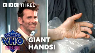 David Tennant With Giant Hands ✋🤚| BEHIND THE SCENES with Doctor Who Unleashed!