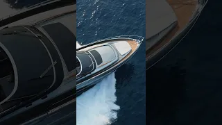 Luxury Open Yachts - Riva 76' Bahamas Super, electrifying personality - Ferretti Group