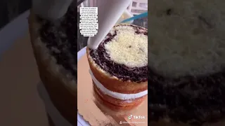 How to ice a cake