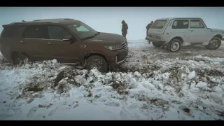 Niva vs Changan CS 95  - We tested it in the snow