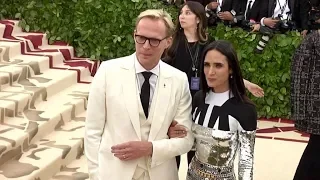 Michelle Williams, Jennifer Connelly and Paul Bettany on the red carpet for the MET Costume Institut