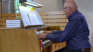 Organist Jürg Bokstaller spielt «Imagine» von John Lennon