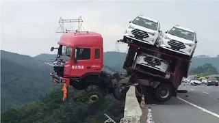 Camiones cayendose del puente! 🛑 Terrible Compilación de Accidentes
