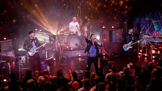 Coldplay - A Sky Full Of Stars (Radio 2 In Concert)