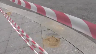 Перекресток и Дорога в районе Поцелуева Моста на Мойке, не является Безопасными для Движения.