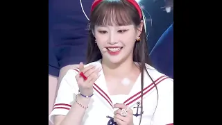 one thing about chuu is she’s always going to play with the confetti