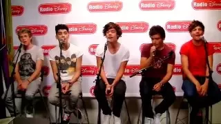 One Direction - What Makes You Beautiful [acoustic ] - Radio Disney