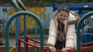 Faye bonds with Miley and Jackson - Coronation Street 3rd April 2023