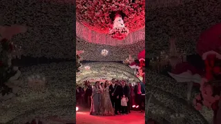 When above and beyond decor takes a whole new meaning 😍 🎥: Bilal Ijaz #shorts #weddinggoals #wow