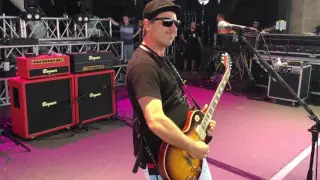 MAGNETICO soundchecks before opening for KISS!! Video 2 Gtr Solo