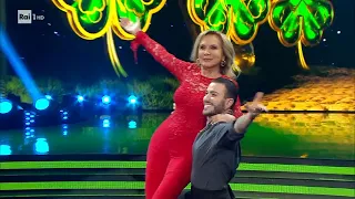 Il Boogie argentino di Rosanna Lambertucci e Simone Casula - Ballando con le Stelle 23/12/2023