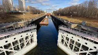 Открытие ворот на шлюзе канала имени Москвы (таймлапс)