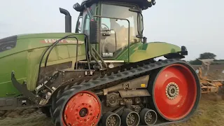 Fendt 943 vario - aratro Moro pentavomere