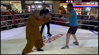 Voici ce qui se passe quand des Moines Shaolin combattent des Combattants PRO !