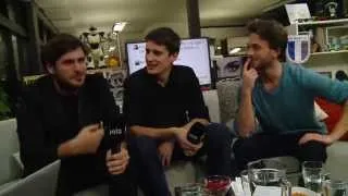 2Cellos lachen ununterbrochen während Sendung