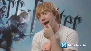 Rupert Grint talks about KISSING Emma Watson (Hermione & Ron kiss)