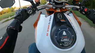 KTM 1290 Super Duke R wheelie, learning balance point