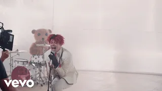 YUNGBLUD - god save me, but don't drown me out (Official Behind The Scenes)