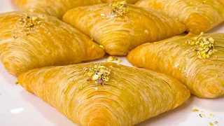 Pastries With Walnuts/ Placinte Cu Nuci In Foietaj De Casa