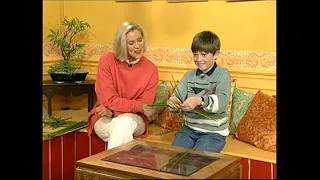 How To Make a St Brigid’s Cross, Ireland 1995