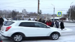 30.10.2015 ДТП на ул. Промышленная, сбили двух девочек (Ижевск)