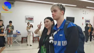 Truls Moregard with beautiful Chinese fans