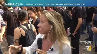 Corteo contro Meloni a Torino, tra i manifestanti centri sociali e associazioni
