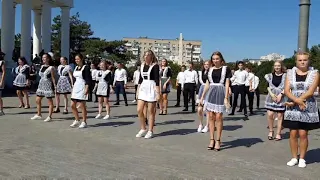 Танець майбутніх випускників