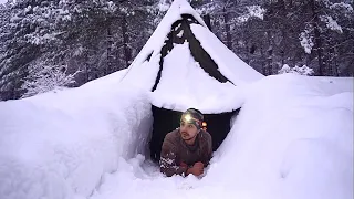 Hot Tent Camping In Deep Snow / Building complete and warm survival shelter / Wood Stove